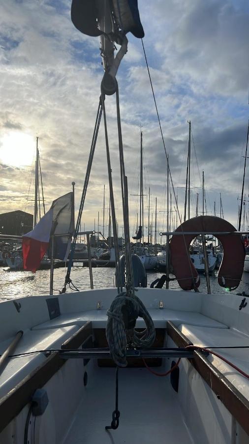 Nuit Insolite Sur Un Bateau Au Havre Le Havre Bagian luar foto